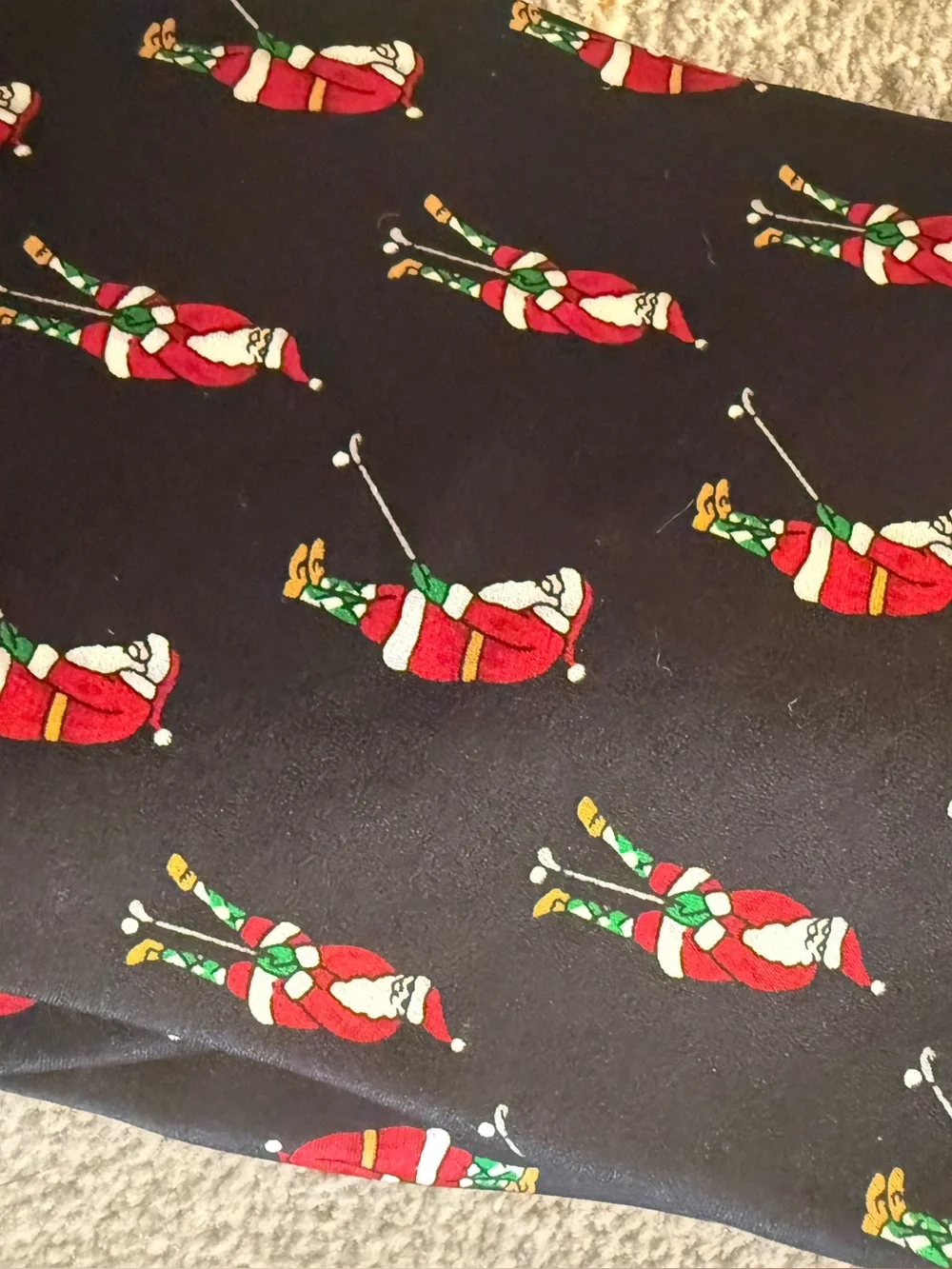 St Nick’s Tie‎ Shop Golfing Santa Christmas Black Red Holiday Golf Necktie